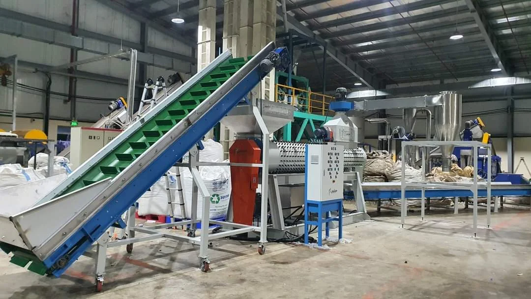 máy xử lý chai nhựa