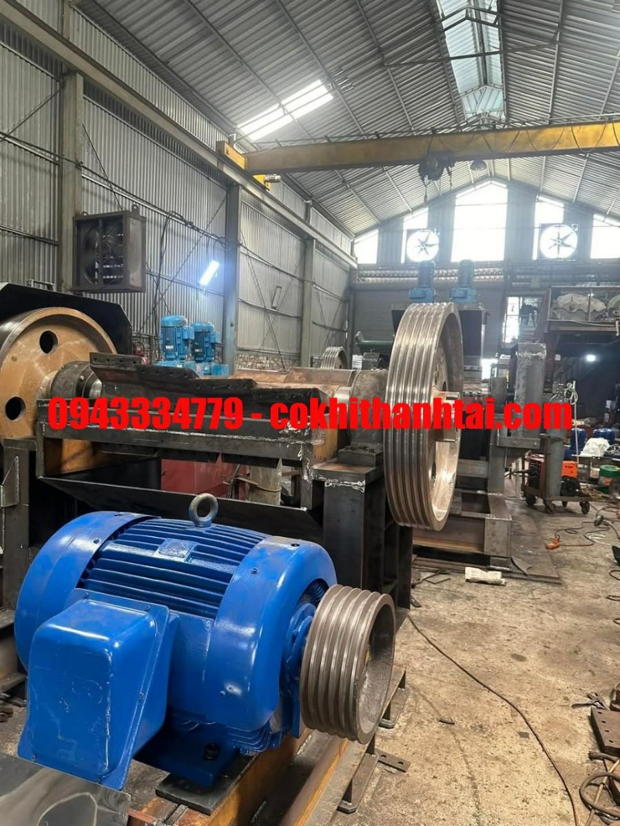 máy băm nhựa 1m2