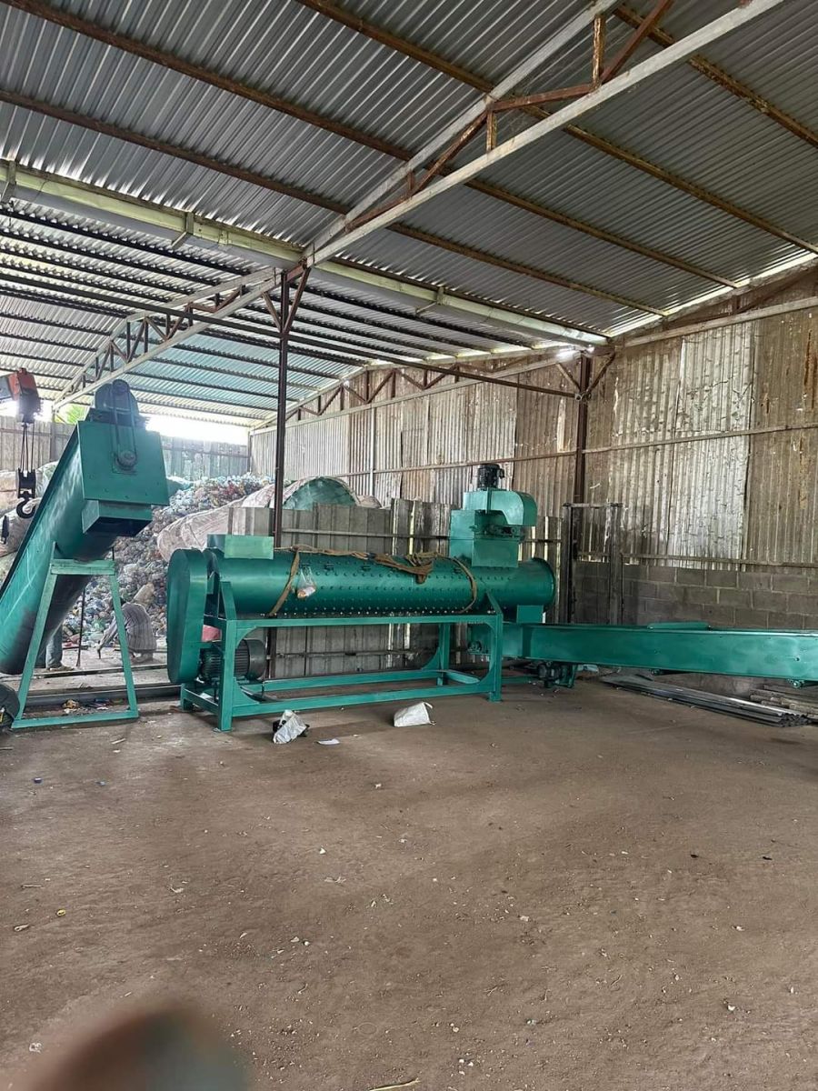 máy lột nhãn chai PET