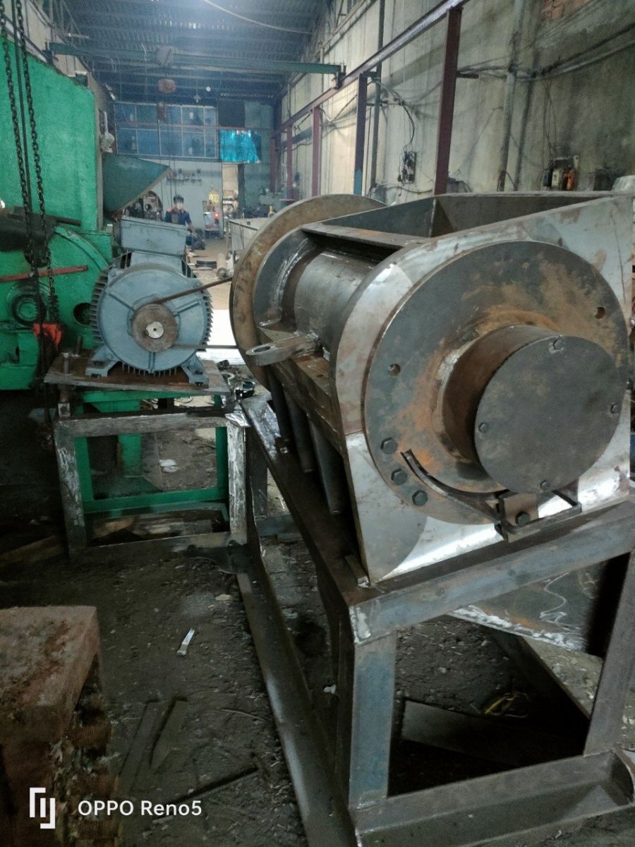 Bán máy băm nhựa cũ