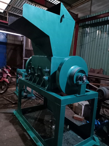 chế tạo máy băm nhựa