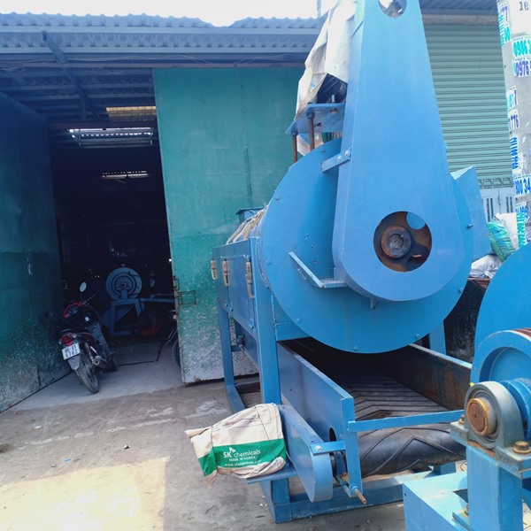 chế tạo máy móc ngành nhựa