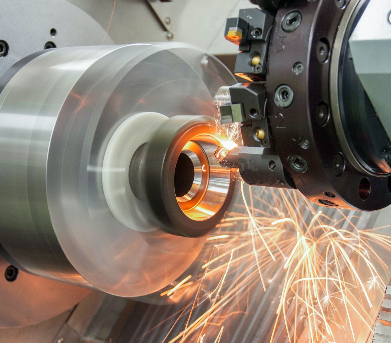 2 kỹ thuật gia công cơ khí phổ biến hiện nay là gì?