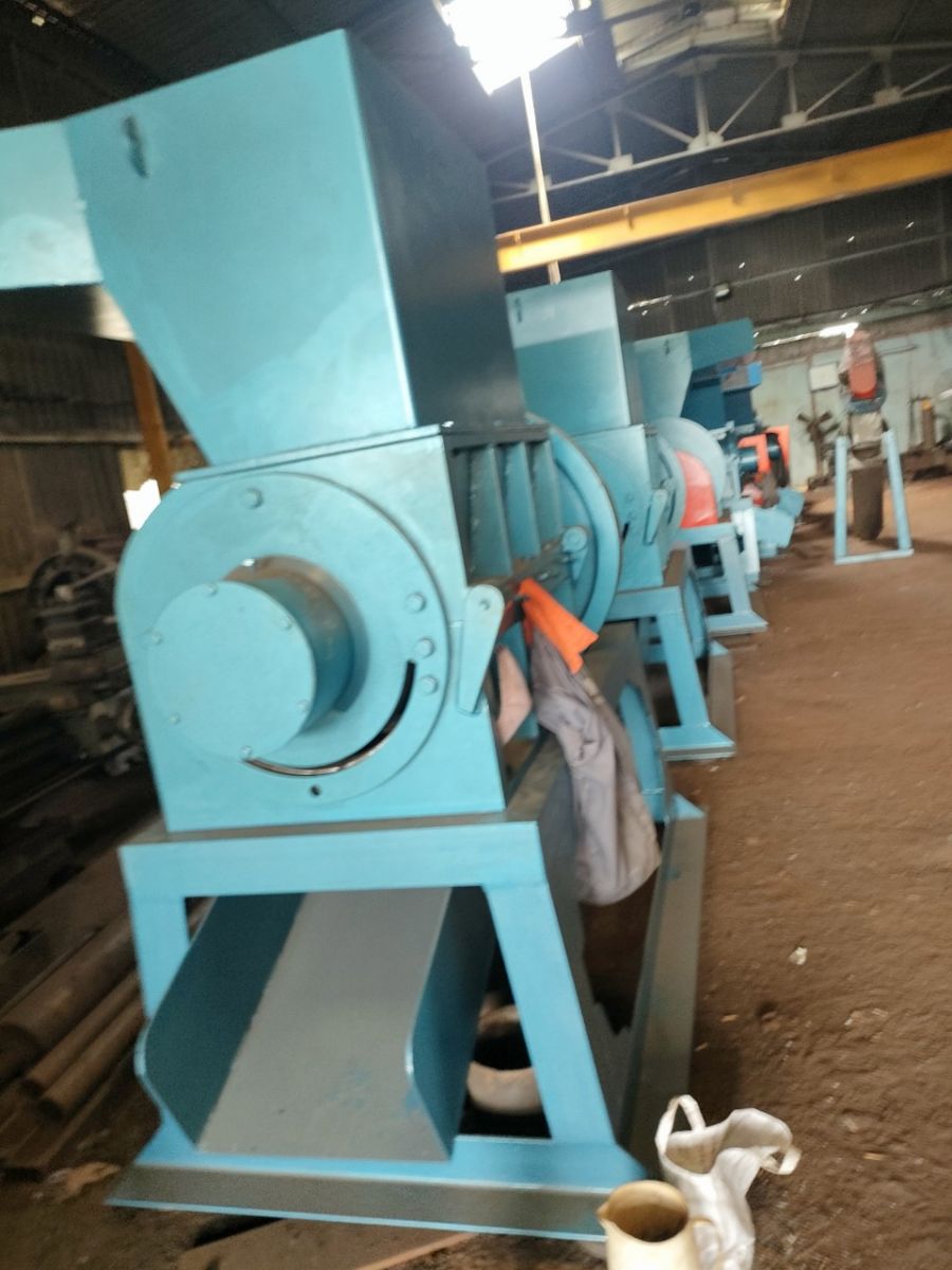 máy băm nhựa PET loại lớn