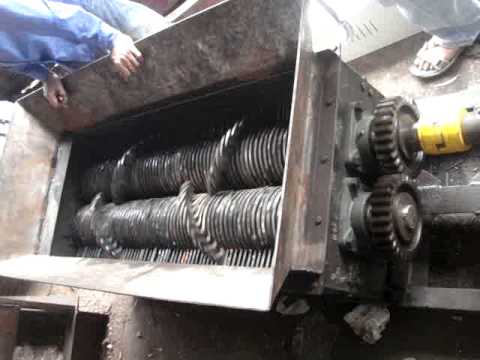 Máy băm nhựa 2 trục