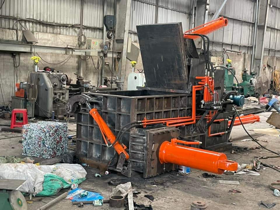 máy ép kiện nằm ngang