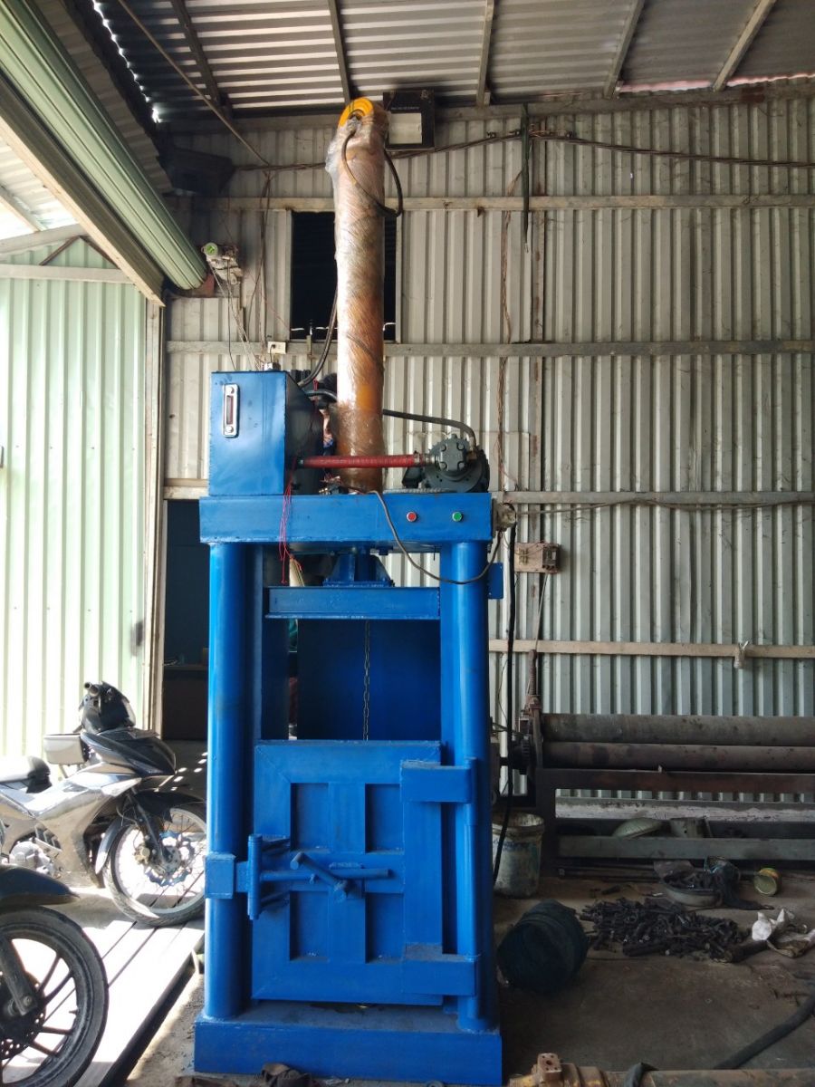 máy ép kiện thủy lực