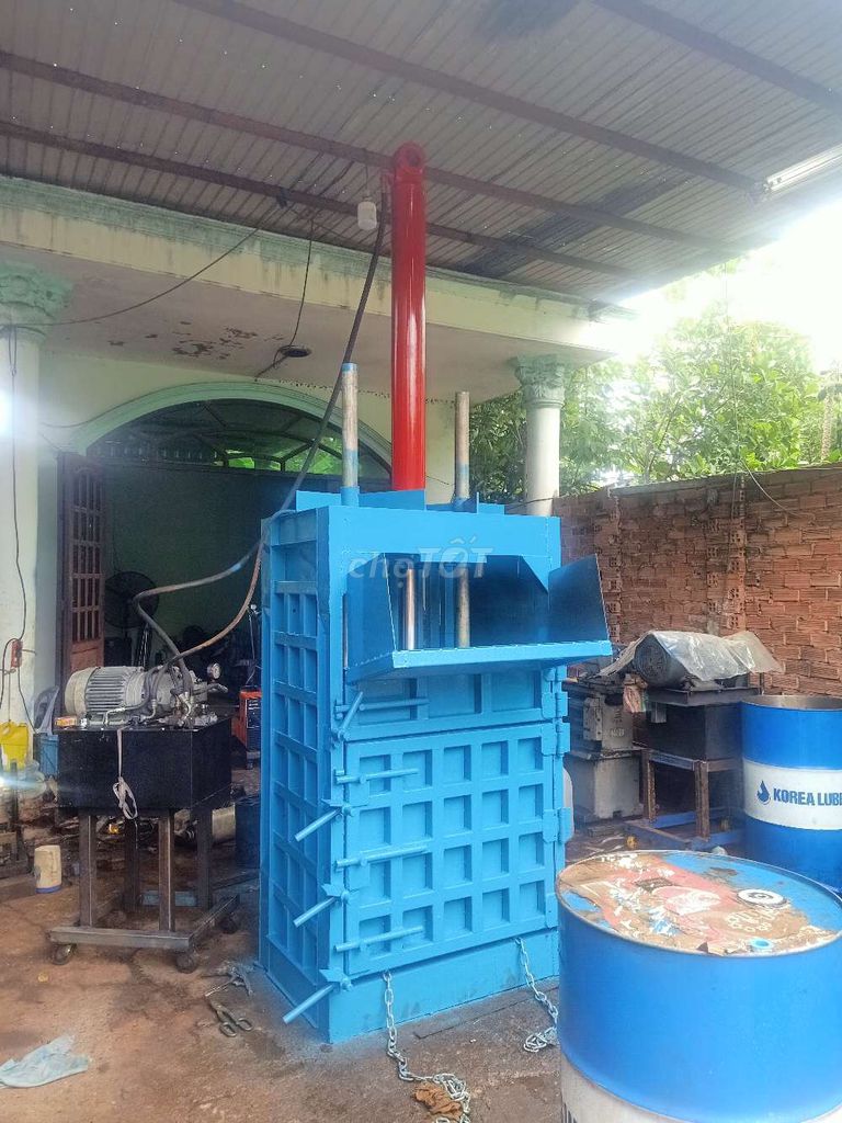 máy ép kiện thủy lực