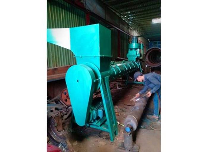 Máy lột nhản chai PET