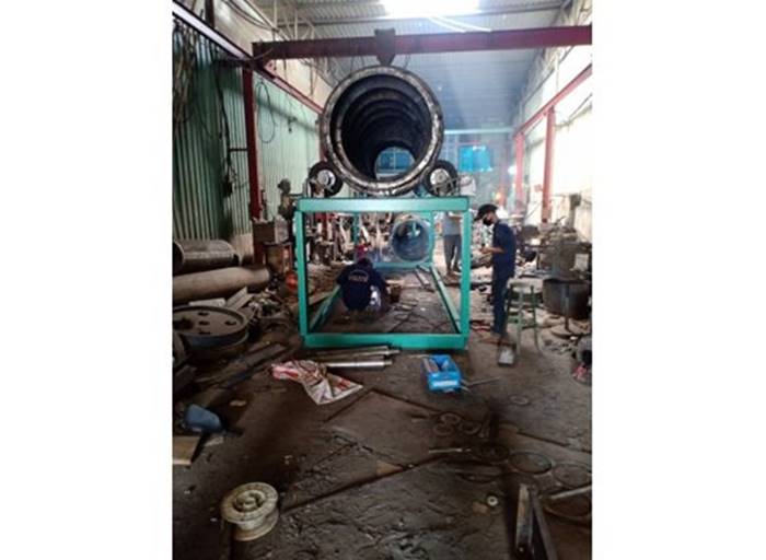 Máy lột nhản chai PET